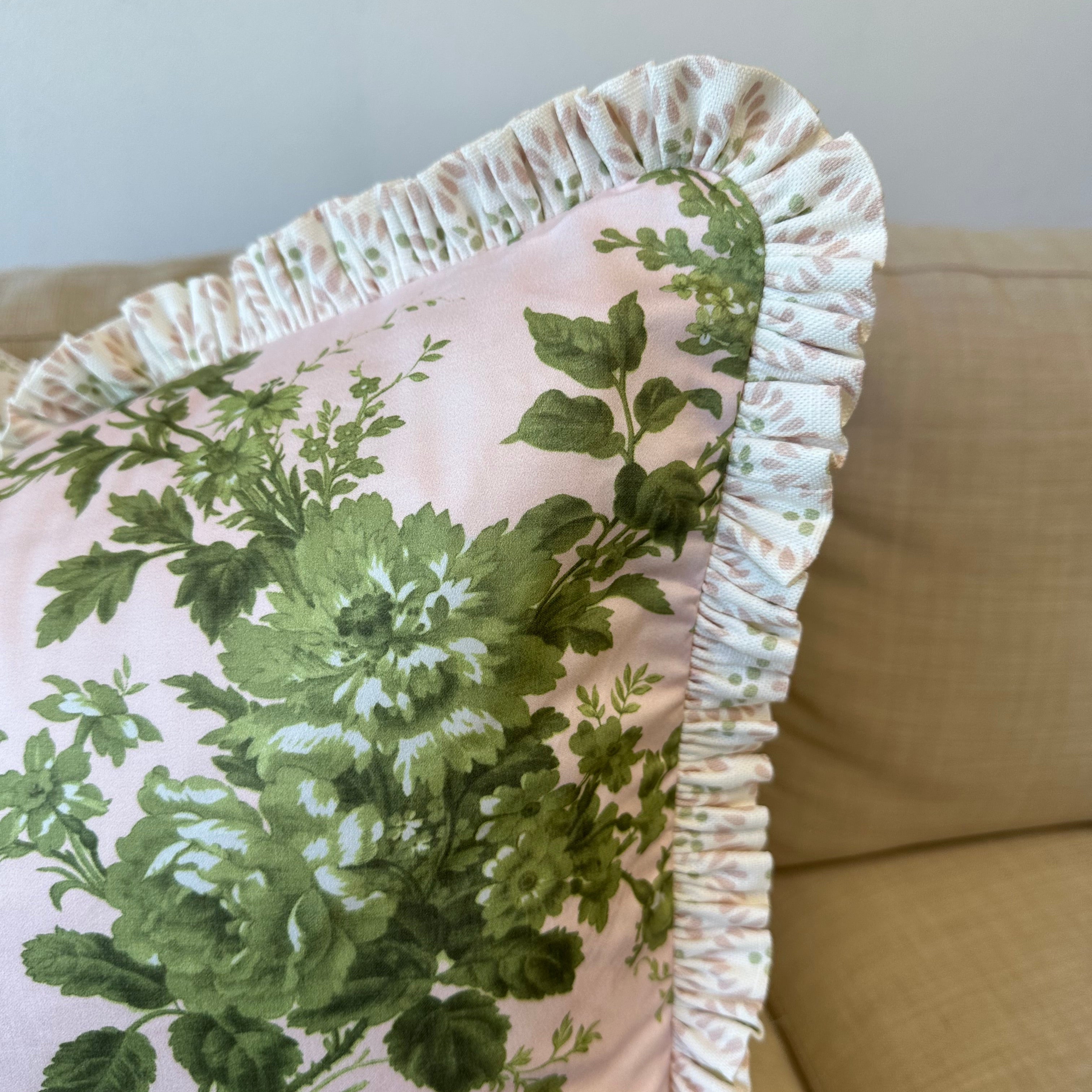 School of Soft Goods: Demystifying Pillow Finishes