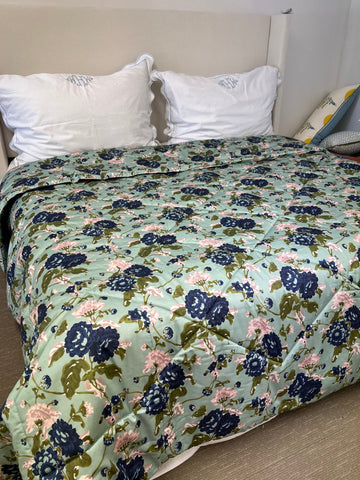 CLICK TO BID :: Britain in Seafoam King Comforter (1 available)