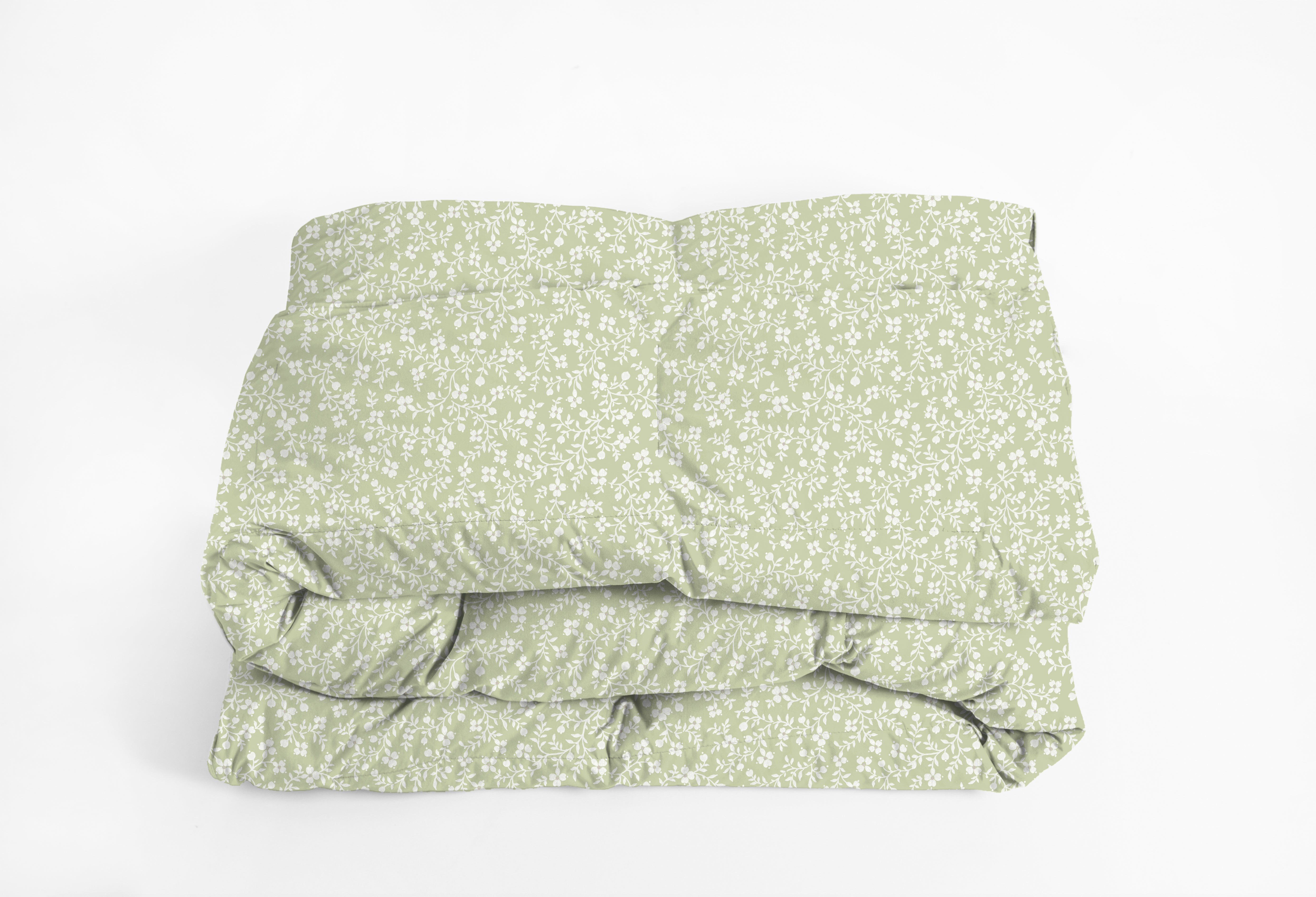 Floral patterned comforter in green